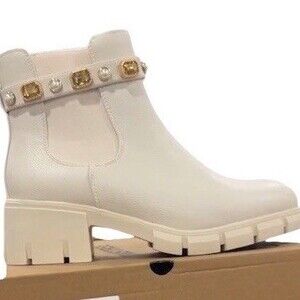 TINSTREE Chelsea Ankle Boots Womens Size 8.5 Ivory Lug Sole Pearl Strap